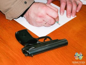 Новости » Общество: Керчане должны перерегистрировать оружие до 1 июля