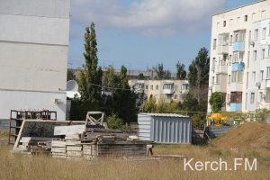 Новости » Общество: Власти обещают отремонтировать гимназию Короленко и завершить долгострой детсада