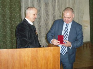 Начальника Керченского РЭС наградили почетным знаком