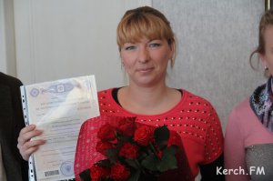В Керчи  вручили первый сертификат на материнский капитал