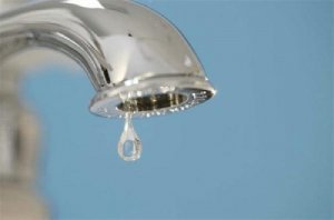 Новости » Общество: Работы по обеспечению бесперебойных поставок воды в Керчь закончатся до 1 апреля, – Аксёнов