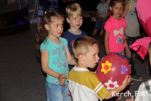 Новости » Общество: Керченское общество инвалидов приглашает особых детишек получить подарки
