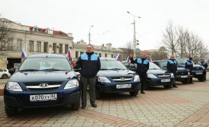 Новости » Общество: Керченскому главпочтамту подарили новые автомобили