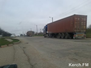 В Керчи фуры разбивают дорогу по Куль-Обинскому шоссе, - читатель