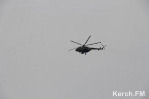 Над Керчью снова пролетел военный вертолет