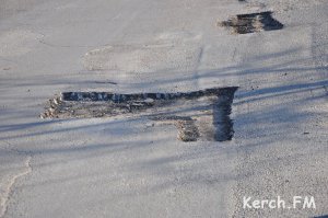 В Керчи начали ремонтировать дороги