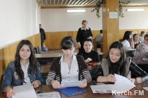 Новости » Общество: Преподавателей Керченского медколледжа наградили почетными грамотами