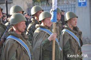 Новости » Общество: В Керчи проходит репетиция парада