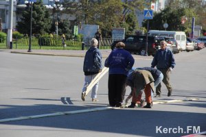 Ты репортер: В Керчи из-за разметки для парада водители ездят по встречке (видео)