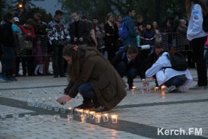 Новости » Общество: Керчане поздравили ветеранов с Днем Победы