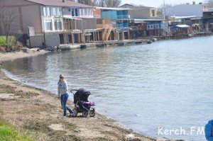 Новости » Общество: На«Черепашке» городские власти на сессии заберут землю у лодочных причалов