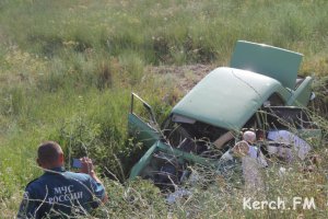 Новости » Криминал и ЧП: Под Керчью водитель «Копейки» не справился с управлением и вылетел с дороги