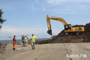 В Керчи продолжают обустраивать площадку для строительства моста и цементного завода
