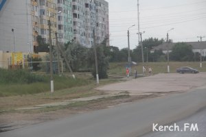 Ты репортер: В Керчи водитель сбил дорожный знак, - читатель