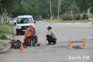 Керчи обещают более 300 миллионов рублей на реконструкцию дорог