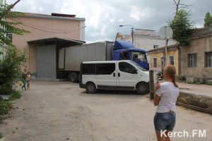 Новости » Общество: В Керчи после замены газовой трубы жителей дома не подключили к газу (видео)