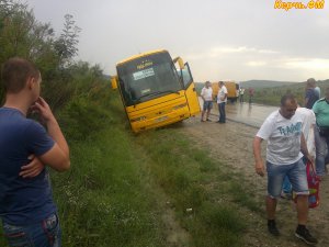 Новости » Криминал и ЧП: Автобус Керчь - Севастополь попал на трассе в ДТП