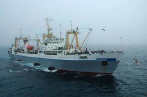 Новости » Криминал и ЧП: Киев арестовал рыболовецкое судно  за незаконный заход  в порт Керчь