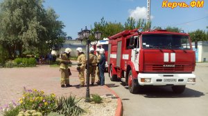 Керченские спасатели тушили Стрелочный завод и санаторий