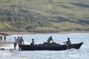 Ты репортер: Рыбаки в Юркино на лодке вышли в море (видео)