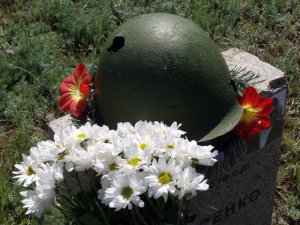 Новости » Общество: Поисковики ищут родственников погибшего солдата