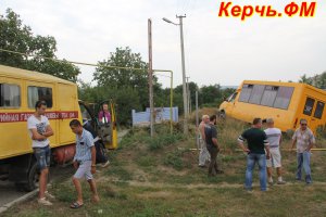 В Керчи маршрутка с людьми врезалась в газовую трубу (видео)