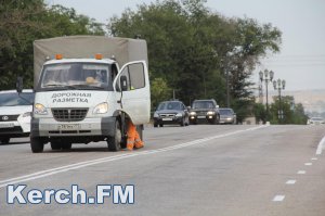 Новости » Общество: При выезде из Керчи нанесли дорожную разметку