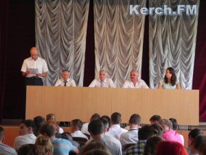 Учебный год в керченском техникуме начался с урока ГТО