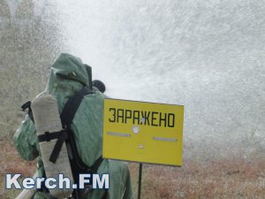 Новости » Криминал и ЧП: В Керчи прошли учения: спасатели ликвидировали утечку жидкого хлора