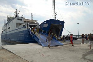 Новости » Криминал и ЧП: В Керчи работник парома упал с 4-метровой высоты и впал в кому