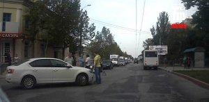 В Керчи из-за аварии на Свердлова огромная пробка