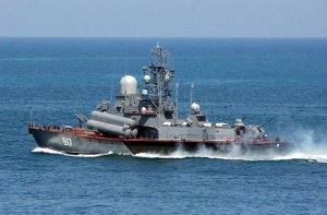 Суда и самолеты Черноморского флота выполнили ракетные стрельбы и бомбометание