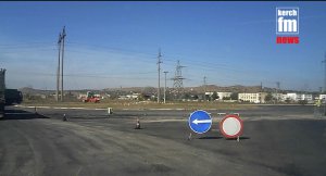 В Керчи ремонтируют дорогу по улице Индустриальное шоссе