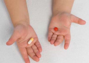 Новости » Криминал и ЧП: В Керчи трехлетний ребенок наглотался таблеток