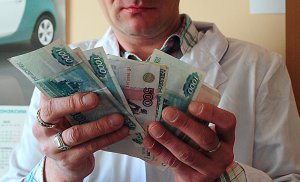 В Минздраве Крыма рассказали, сколько зарабатывают врачи