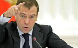 Россия вводит санкции в отношении Украины с 2016 года, - Медведев