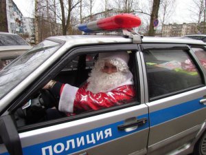 Новости » Общество: Маленькие керчане могут написать письмо полицейскому Деду Морозу