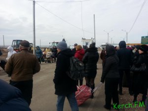 Новости » Общество: В Крым через Чонгар можно пройти только пешком