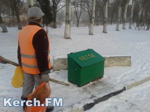 Новости » Коммуналка: Дороги в Керчи посыпаются в соответствии с ГОСТом, - УЖКХ