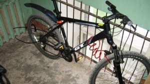 В Керчи мужчина украл у своего соседа велосипед и самокат