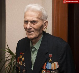 Новости » Общество: Почетный гражданин Керчи Василий Почтарь отметил 90-летие