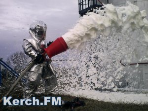 Новости » Общество: Под Керчью прошли учения: спасатели тушили пожар