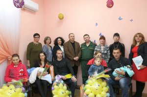 В Крыму новорожденным торжественно вручили повестки в армию