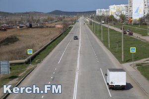 Новости » Общество: В Керчи на Буденного нанесли дорожную разметку