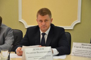 Новости » Экономика: Крымский министр увидел рост экономики в Крыму