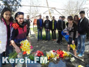 Новости » Общество: В керченском техникуме провели торжественную линейку