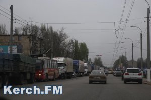 Новости » Общество: В центре Керчи затрудненно движение