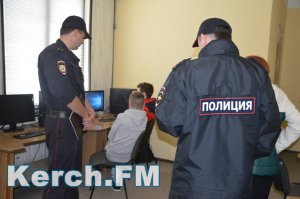 Новости » Общество: В Керчи полиция вылавливает прогульщиков школ