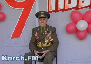 Новости » Общество: Минута памяти и праздник Победы прошли в школе №23 Керчи