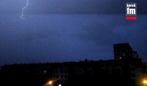 Новости » Общество: В Крыму молния травмировала ребенка и женщину